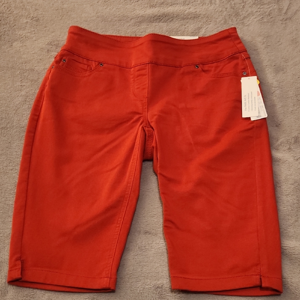 NWT Westbound Petites Park Ave Fit Red Skimmer Shorts